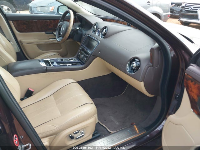 2013 JAGUAR XJ SAJWJ2GD5D8V45356 Photo 4