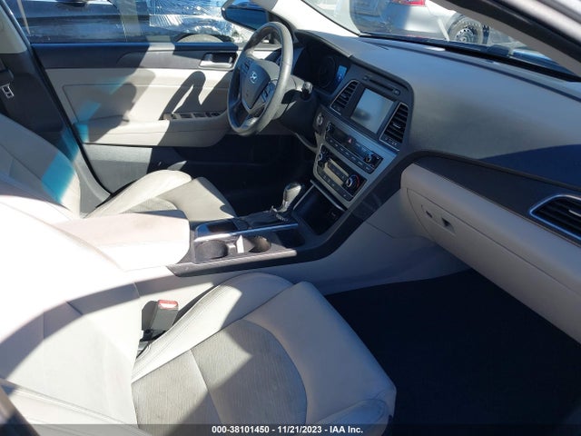 2017 HYUNDAI SONATA SPORT VIN: 5NPE34AF6HH450869