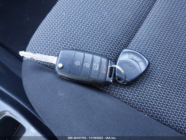 2017 KIA FORTE LX VIN: 3KPFK4A76HE076624