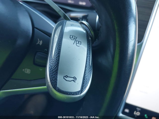 Продажа на аукционе авто 2016 Tesla Model X 75d/p100d/p90d, vin: 5YJXCBE43GFS00850, номер лота: 38101833