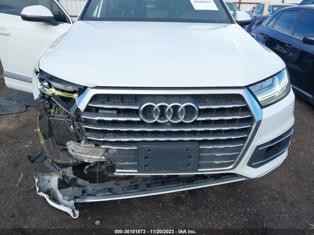 Audi Q7 3.0t Premium 2018 WA1LAAF78JD000921 Image 12