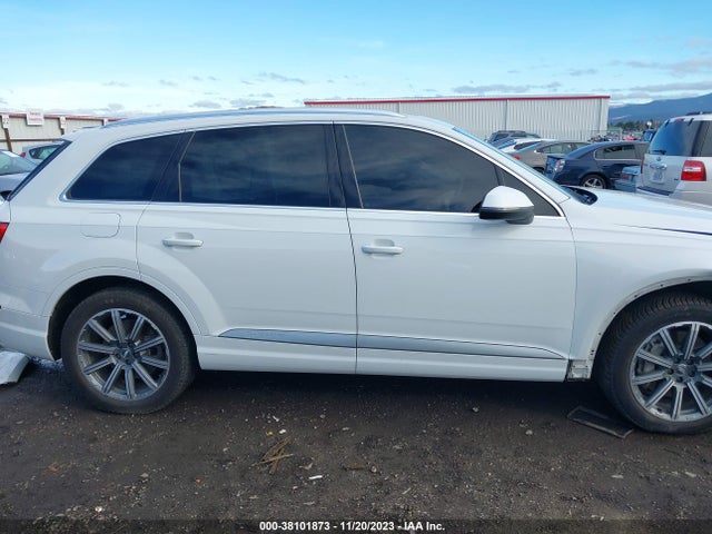 Audi Q7 3.0t Premium 2018 WA1LAAF78JD000921 Image 13