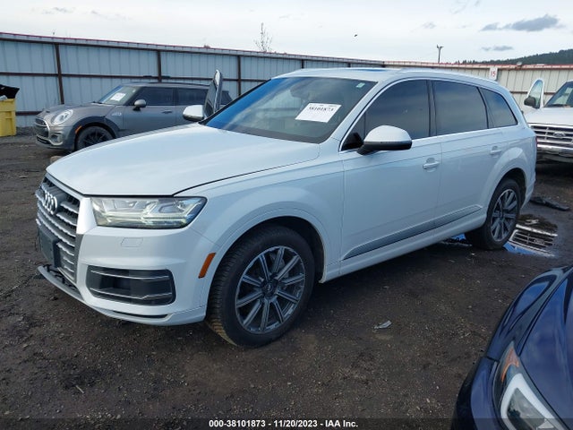 Audi Q7 3.0t Premium 2018 WA1LAAF78JD000921 Image 2
