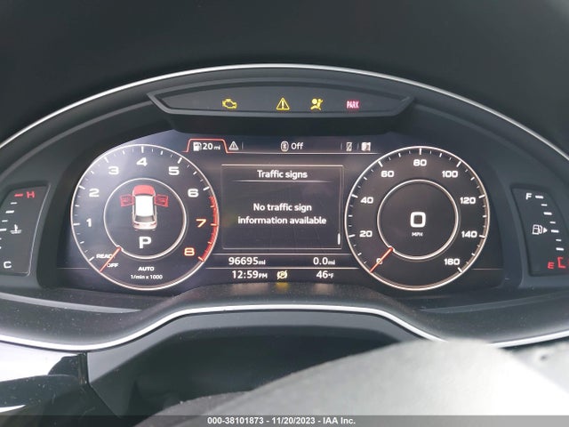 Audi Q7 3.0t Premium 2018 WA1LAAF78JD000921 Image 7