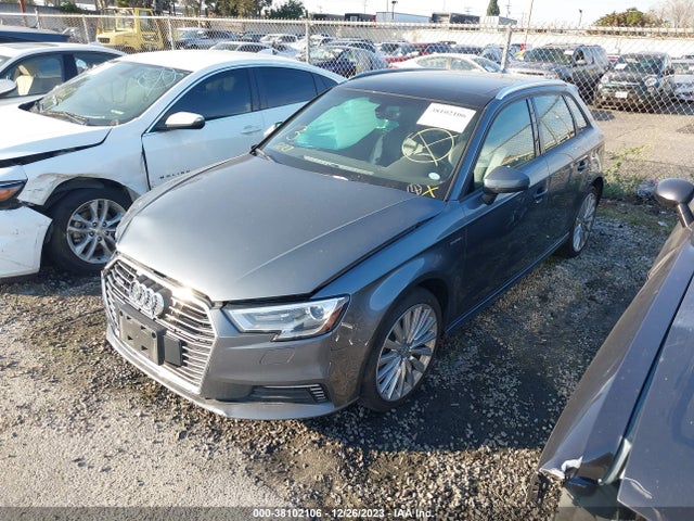 Audi A3 E-tron 1.4t Premium 2017 WAUUPBFF4HA074545 Image 2