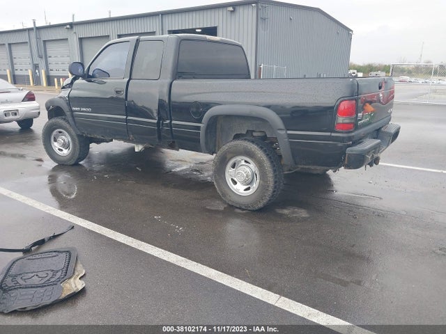 Auction sale of the 1999 Dodge Ram 2500 St, vin: 3B7KF2361XG177228, lot number: 38102174