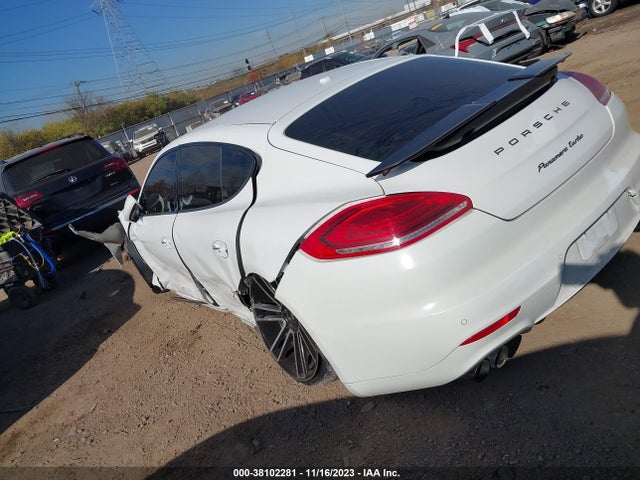 2014 PORSCHE PANAMERA WP0AC2A7XEL073434 Photo 2