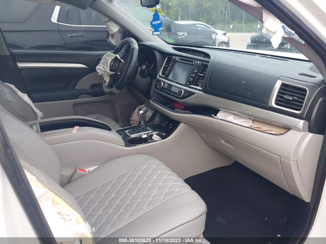 2015 TOYOTA HIGHLANDER XLE V6 VIN: 5TDKKRFH1FS101509