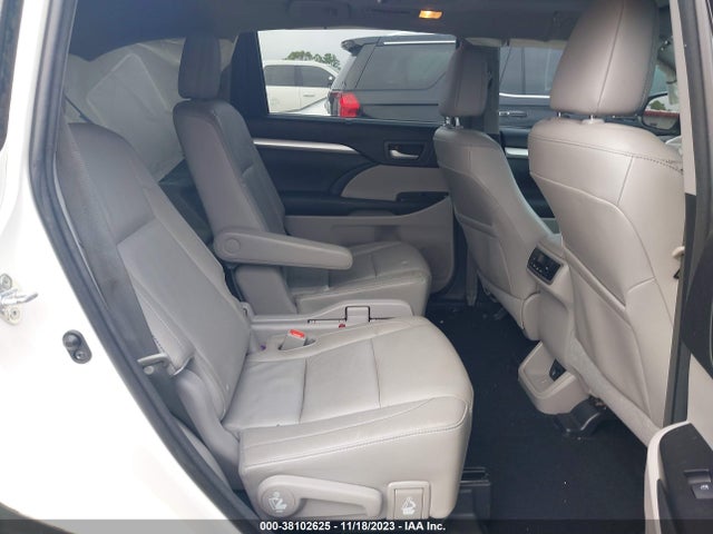 2015 TOYOTA HIGHLANDER XLE V6 VIN: 5TDKKRFH1FS101509