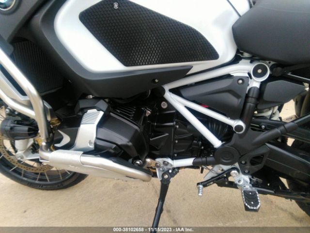 2021 BMW R 1250 WB10M1305M6E47853 Photo 8