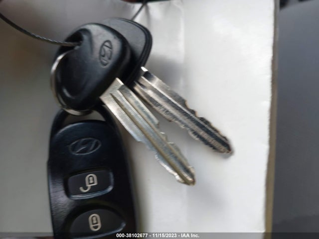 2008 HYUNDAI TUCSON GLS VIN: KM8JM12B38U908956