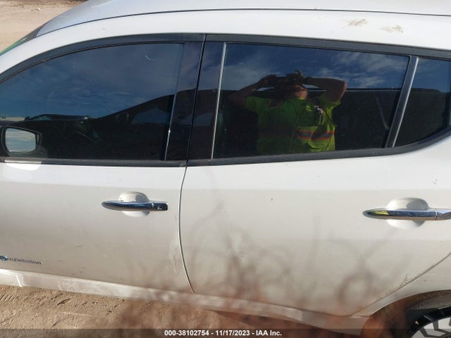 2018 NISSAN LEAF SL VIN: 1N4AZ1CP0JC308624
