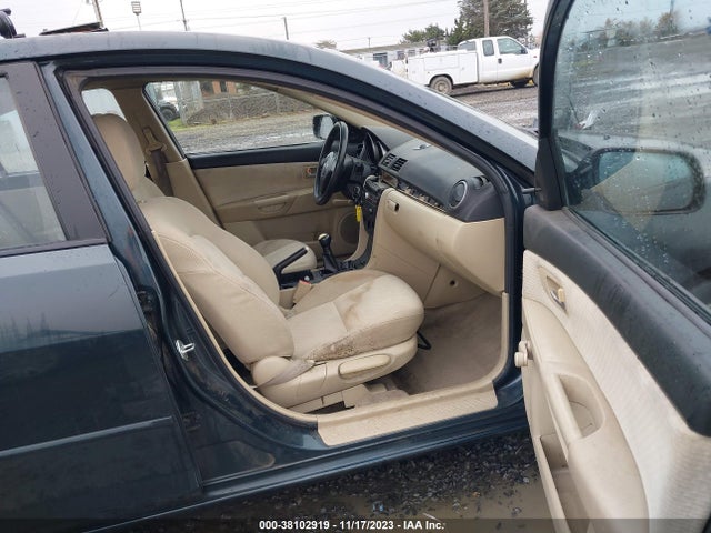 2006 MAZDA MAZDA3 I VIN: JM1BK12G661405494