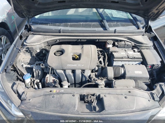 Hyundai ELANTRA SE 2018 5NPD74LF0JH260522 Image 10