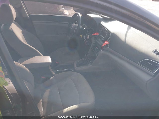 Hyundai ELANTRA SE 2018 5NPD74LF0JH260522 Image 5