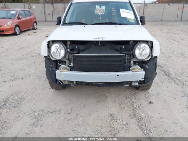 1C4NJRFB0GD632662 Jeep Patriot Latitude