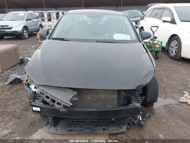 2018 HYUNDAI ELANTRA SE VIN: 5NPD74LF6JH376341