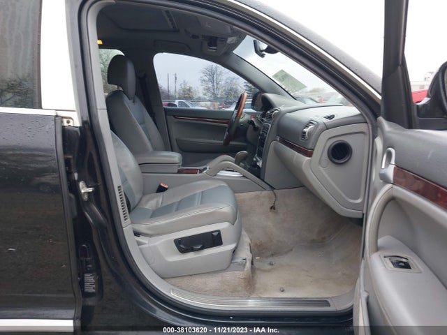 2004 PORSCHE CAYENNE WP1AB29P04LA73611 Photo 4