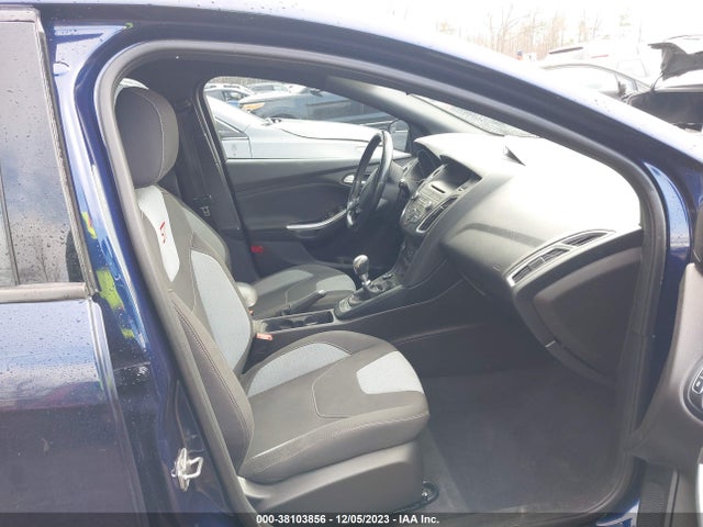 2016 FORD FOCUS ST VIN: 1FADP3L94GL374179