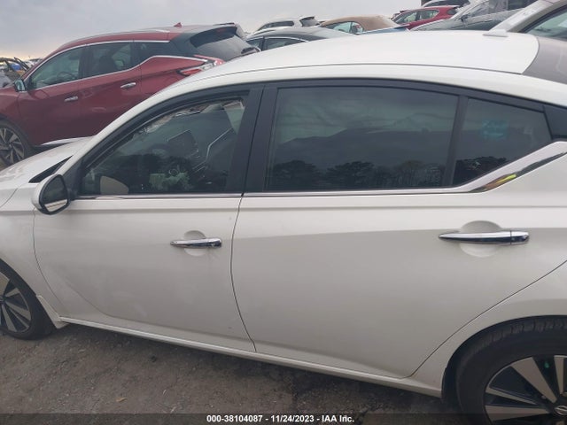2021 NISSAN ALTIMA SV FWD VIN: 1N4BL4DV5MN409431