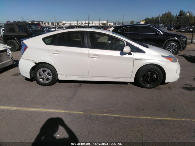 2015 TOYOTA PRIUS TWO VIN: JTDKN3DU5F0482272