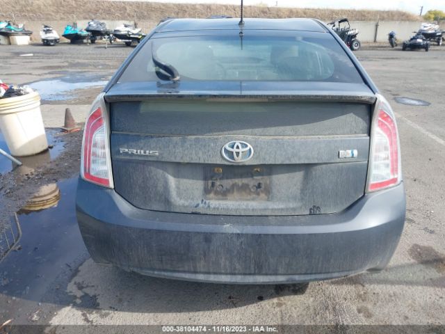 JTDKN3DU9F1929924 Toyota Prius Two