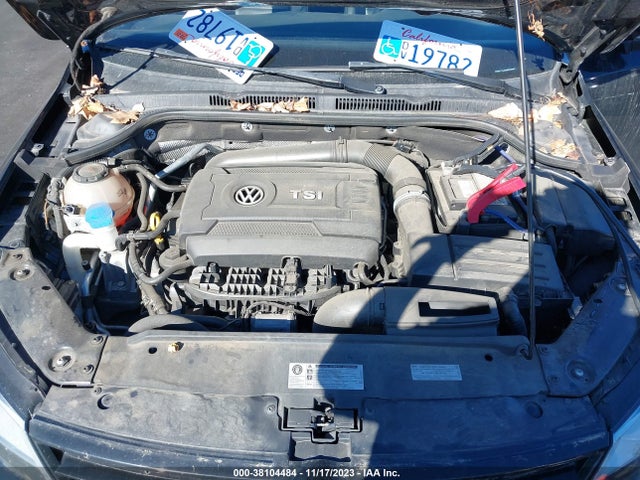 3VWD17AJ9JM243963 Volkswagen Jetta 1.8t Se Sport