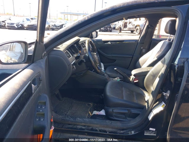 3VWD17AJ9JM243963 Volkswagen Jetta 1.8t Se Sport