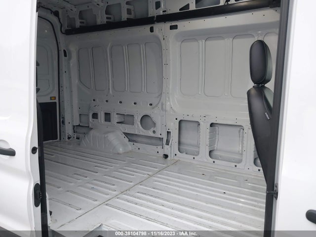 Ford Transit-250 Cargo Van 2022 1FTBR1X82NKA69736 Image 8