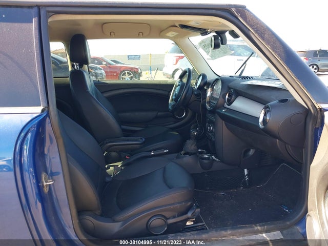 2012 MINI COOPER WMWSU3C55CT543897 Photo 4