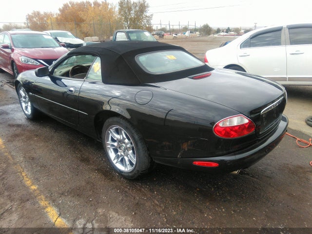 2002 JAGUAR XK8 SAJDA42C12NA28669 Photo 2