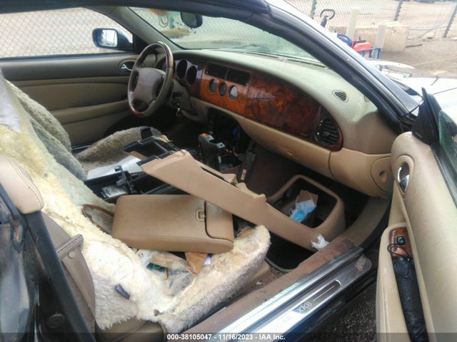 2002 JAGUAR XK8 SAJDA42C12NA28669 Photo 4