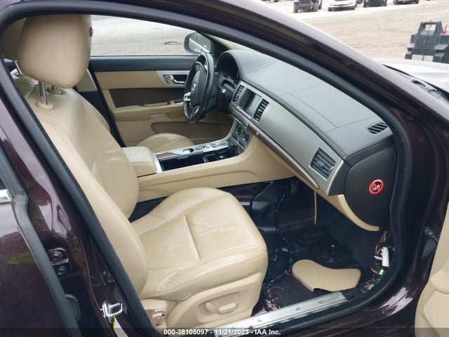 2013 JAGUAR XF SAJWJ0EF9D8S88095 Photo 4