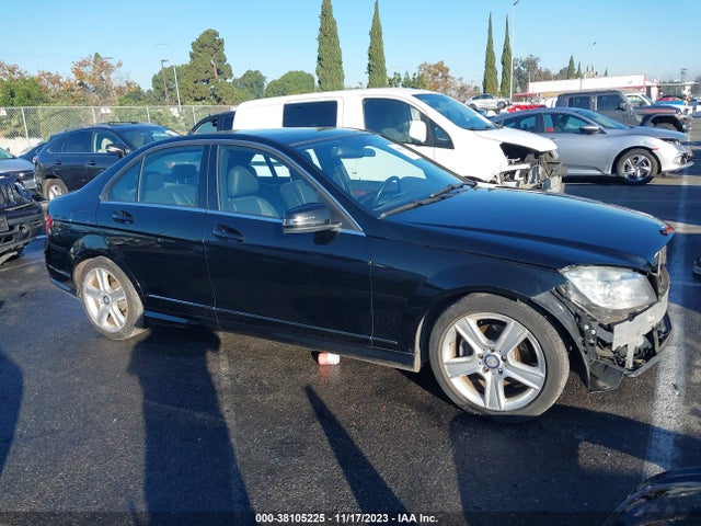 2010 MERCEDES-BENZ C 300 SPORT/LUXURY/ VIN: WDDGF5EB0AR126334