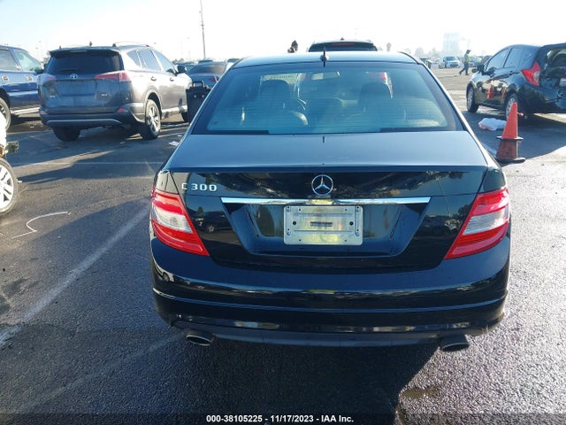 2010 MERCEDES-BENZ C 300 SPORT/LUXURY/ VIN: WDDGF5EB0AR126334