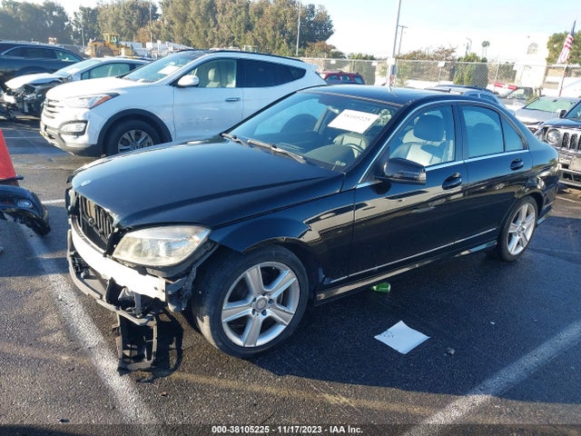 2010 MERCEDES-BENZ C 300 SPORT/LUXURY/ VIN: WDDGF5EB0AR126334