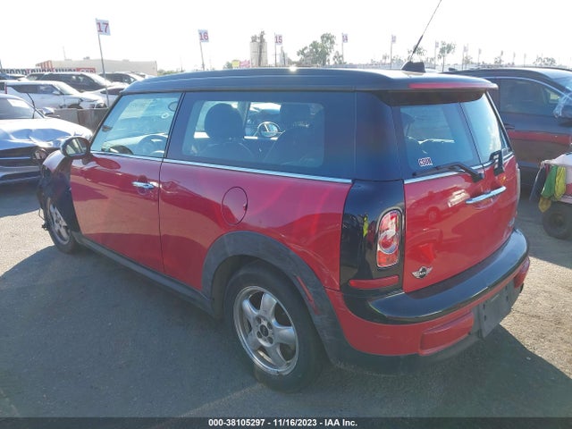 2011 MINI COOPER CLUBMAN WMWZF3C55BT188432 Photo 2