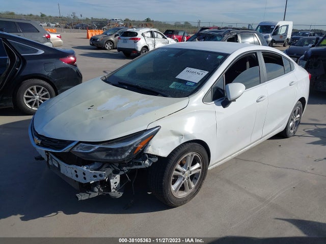 Chevrolet Cruze Lt Auto 2018 1G1BE5SM4J7241052 Image 2