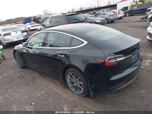 2018 TESLA MODEL 3 5YJ3E1EB5JF113380 Photo 2