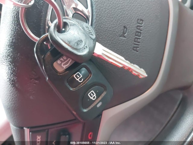 2018 HYUNDAI ELANTRA SEL VIN: 5NPD84LF4JH242215