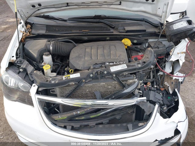 2C4RC1HG4FR755916 Chrysler Town & Country S