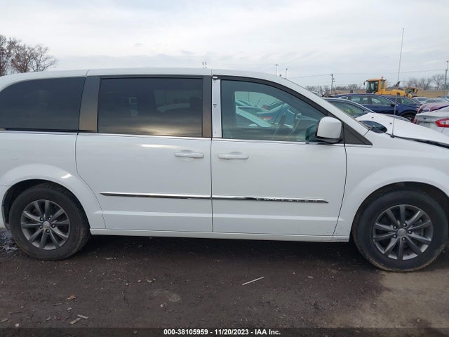 2C4RC1HG4FR755916 Chrysler Town & Country S