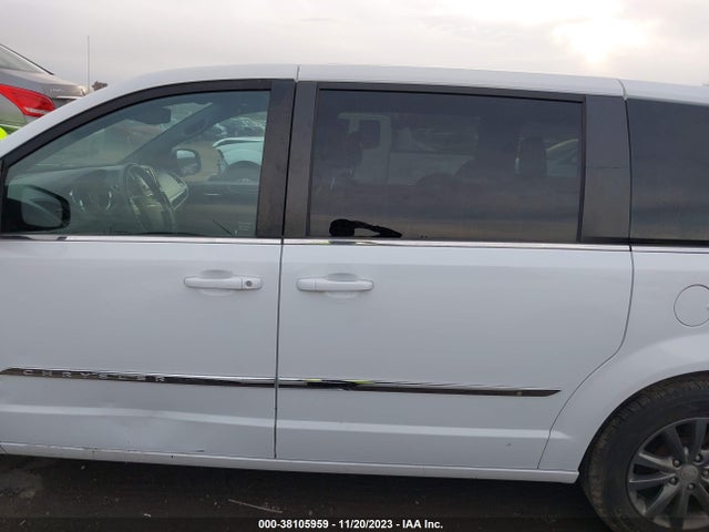 2C4RC1HG4FR755916 Chrysler Town & Country S