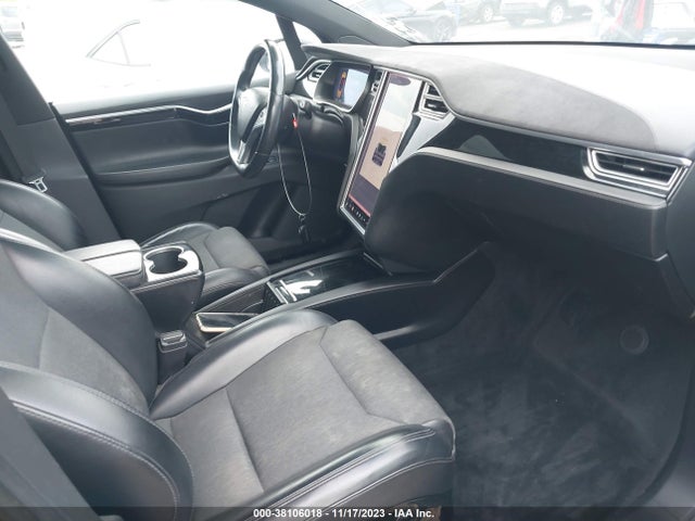 Tesla Model X 60d/70d/75d/90d 2016 5YJXCDE27GF032222 Image 5