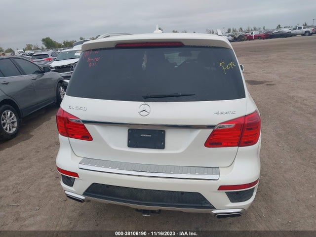 2016 MERCEDES-BENZ GL 550 VIN: 4JGDF7DE5GA671601