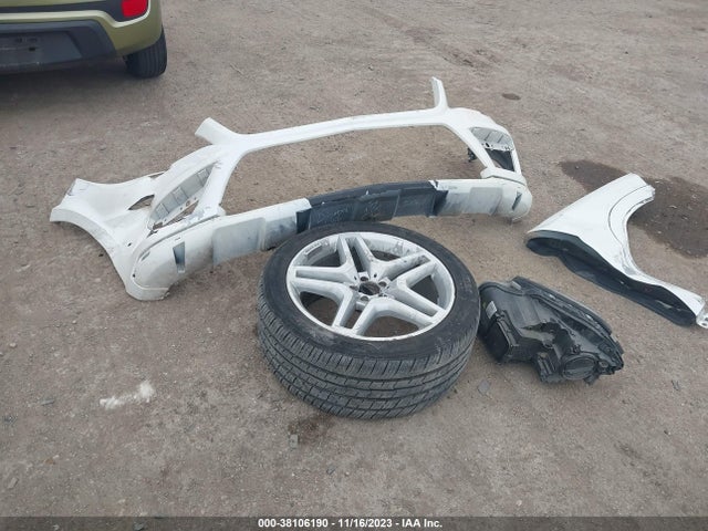 2016 MERCEDES-BENZ GL 550 VIN: 4JGDF7DE5GA671601