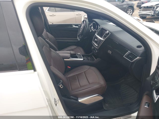 2016 MERCEDES-BENZ GL 550 VIN: 4JGDF7DE5GA671601