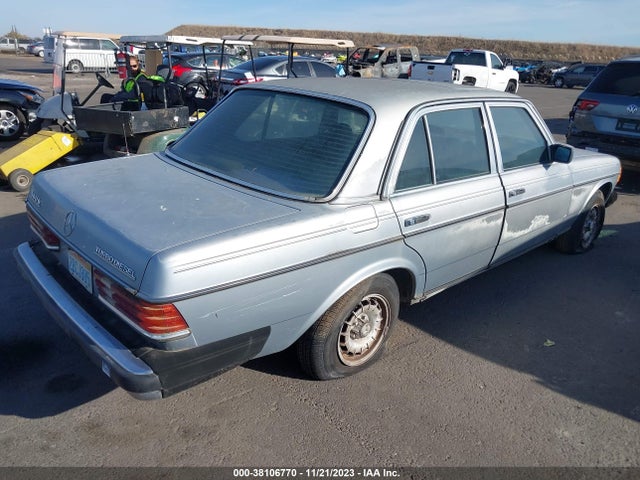 1983 MERCEDES-BENZ 300 DT VIN: WDBAB33A4DB031362