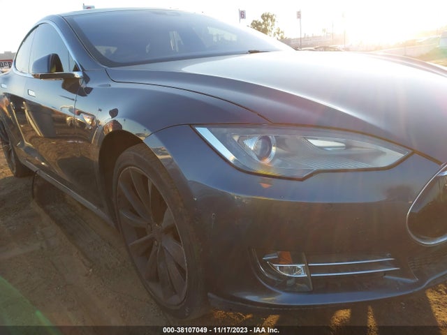 2016 TESLA MODEL S 60D/70D/75D/85D/90D VIN: 5YJSA1E28GF128035
