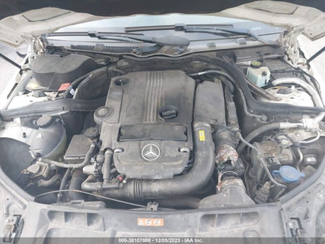 2013 MERCEDES-BENZ C-CLASS WDDGF4HB3DA873953 Photo 9